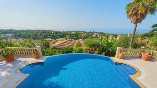 House to reform with views of the sea and golf course in Bendinat House to reform with views of the sea and golf course in Bendinat
